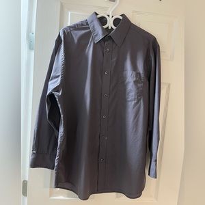 Men’s Protocol greyish/purple long sleeve dress shirt.